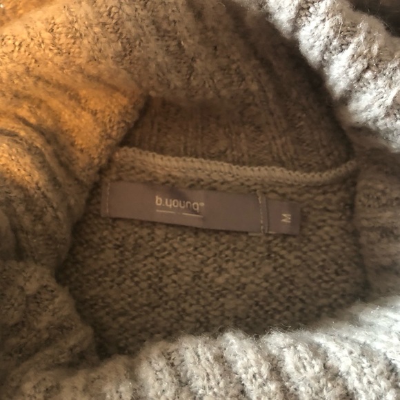 Medium grey cozy sweater - Picture 6 of 6